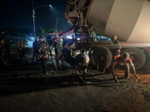 Tak Kenal Lelah, Tim Satgas TMMD 125 Kodim 0316/Batam Lakukan Pengerjaan Sasaran Fisik di Malam Hari