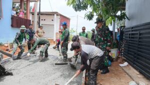 Penutupan Tinggal Menghitung Hari, Satgas TMMD 125 dan Warga Kebut Pengecoran Jalan Kavling Sambau IV